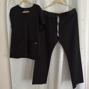 Black Fig Scrubs size large
